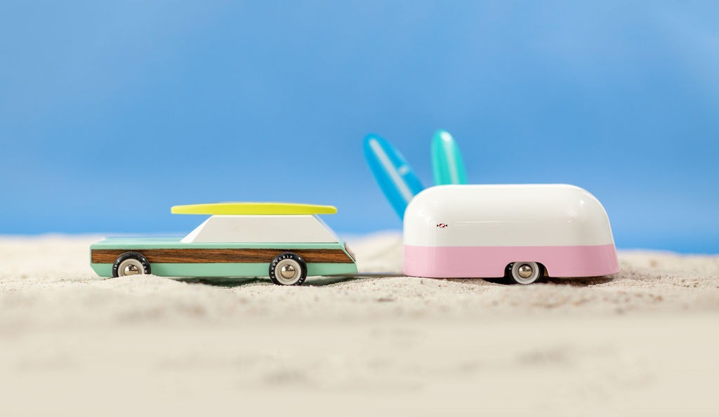 [review] Redux_PinkCamper_Beach_1.jpg