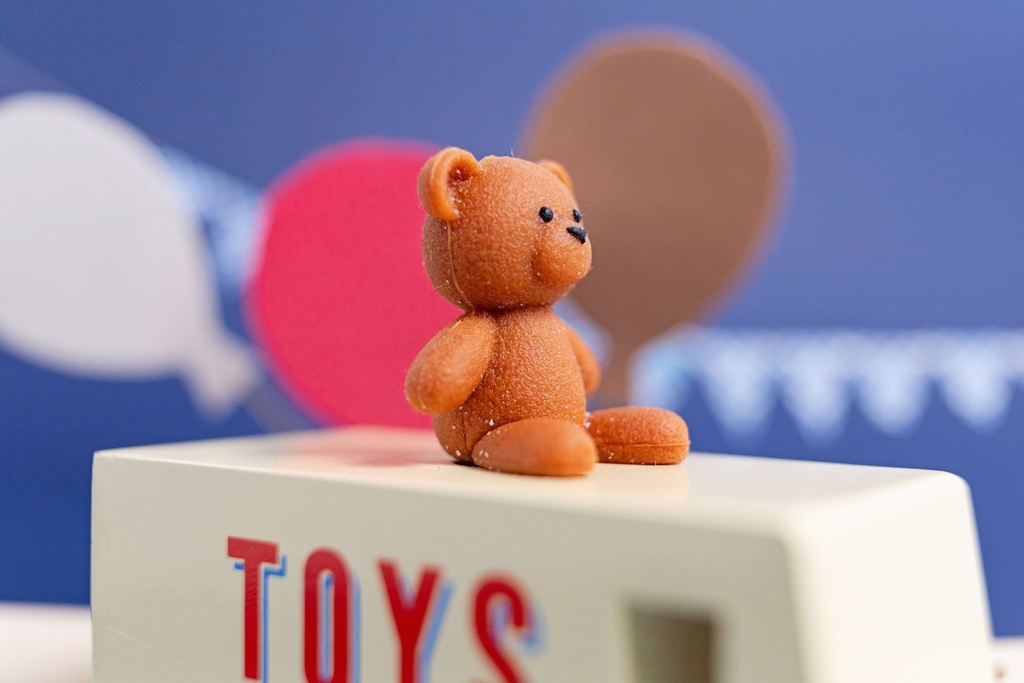 CND869TeddyBearVan_Lifestyle-8.webp