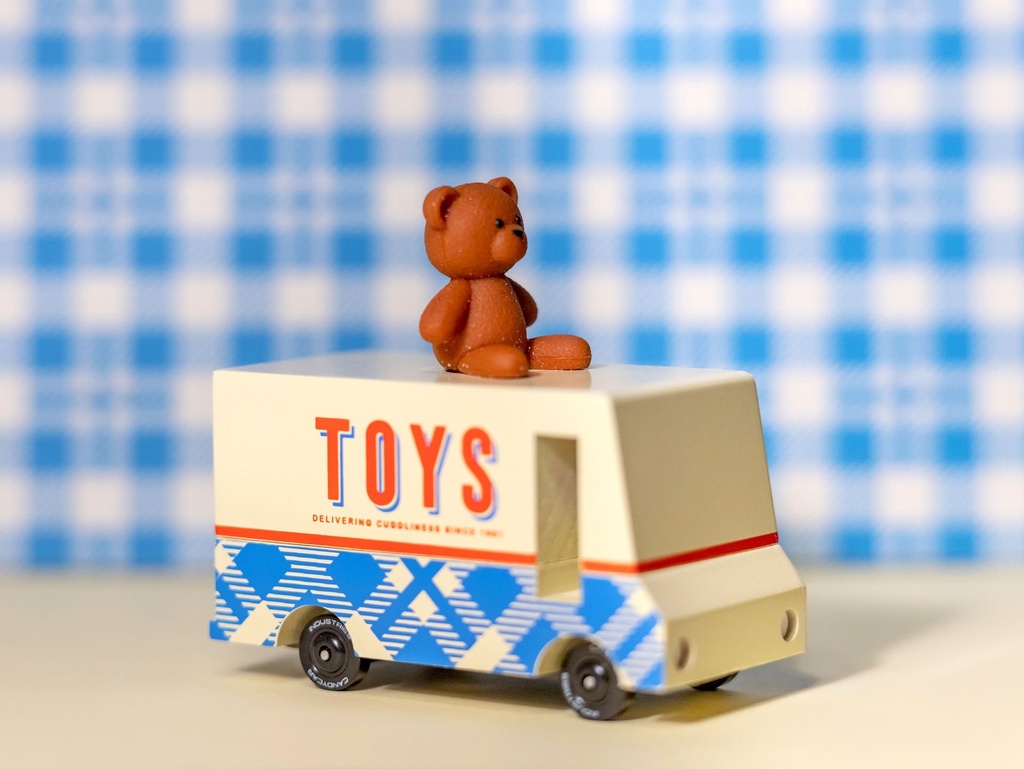 CND869TeddyBearVan_Lifestyle-3.webp