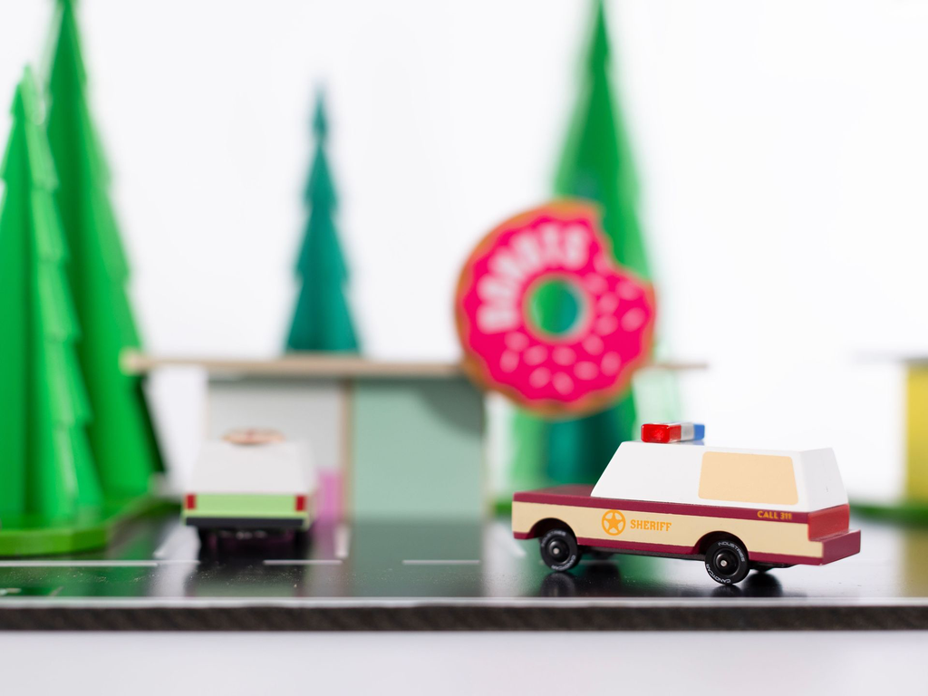 SheriffTruckCCLifestyle_donutshack_1.webp