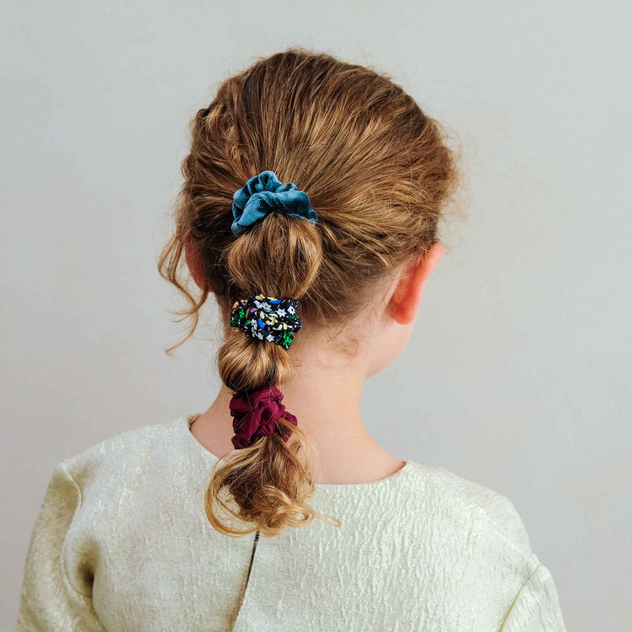 192060-42_ASSORTED_SKINNY_SCRUNCHIES_900x.webp