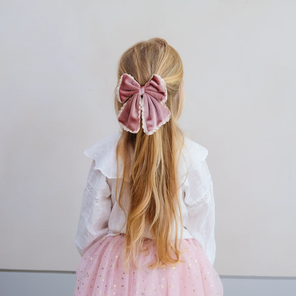 192091-04_SCALLOPED_EDGE_VELVET_BOW_1800x1800.jpg.webp