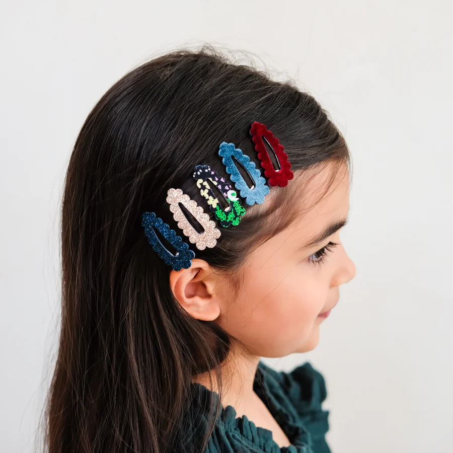 192061-42_BLACKBERRY_SCALLOPED_MINI_HAIR_CLIPS_4_900x.jpg.webp