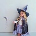 155019-07_GRISELDA_VELVET_WITCH_CAPE_155020-07_GRISELDA_TUTU_155021-07_GRISELDA_VELVET_WITCH_HAT_155022-07_GRISELDA_WAND_7_1800x1800.jpg.webp