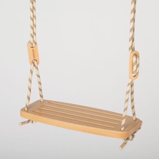 أرجوحة خشبية