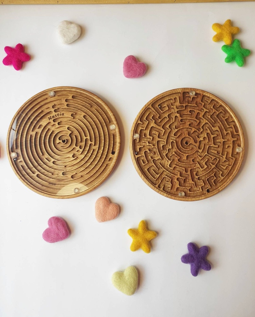 Double-sided labyrinth game