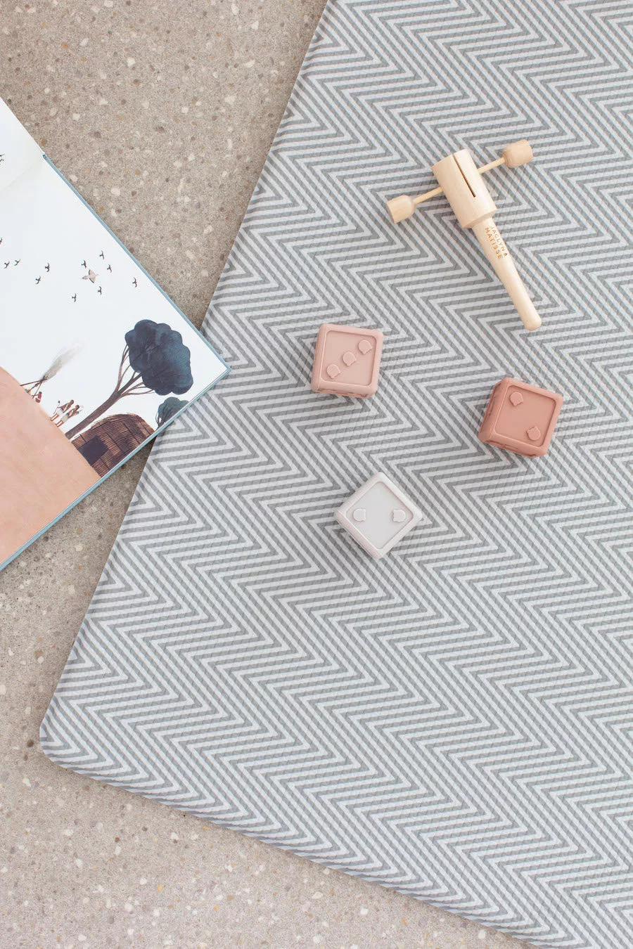Reversible Playmat - Herringbone Dusk (DARK VIVID GREY) / Large