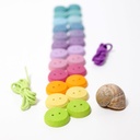 أزرار خشبية