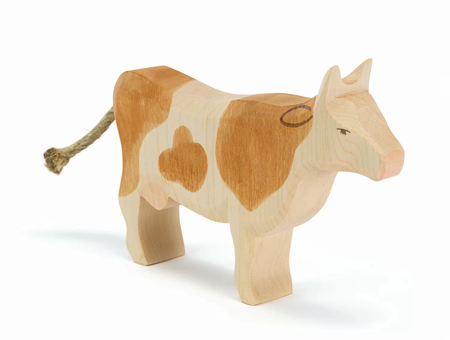 [11022] Cow brown standing