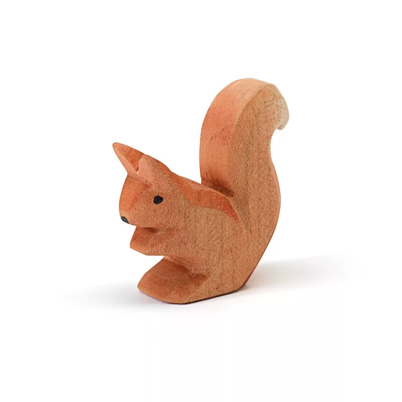 [16602] Squirrel sitting