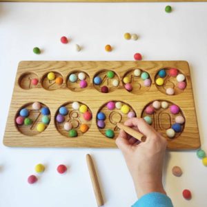 Sorting tray with numbers 1-10