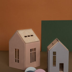 WOODEN DOLLHOUSE on the magnets L - Pink